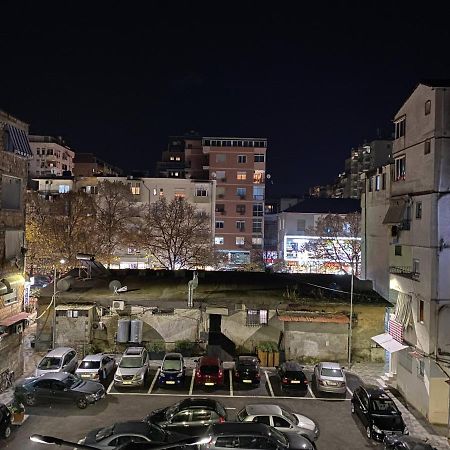 Komatas Modern Apartments In Bllok Area 티라나 외부 사진