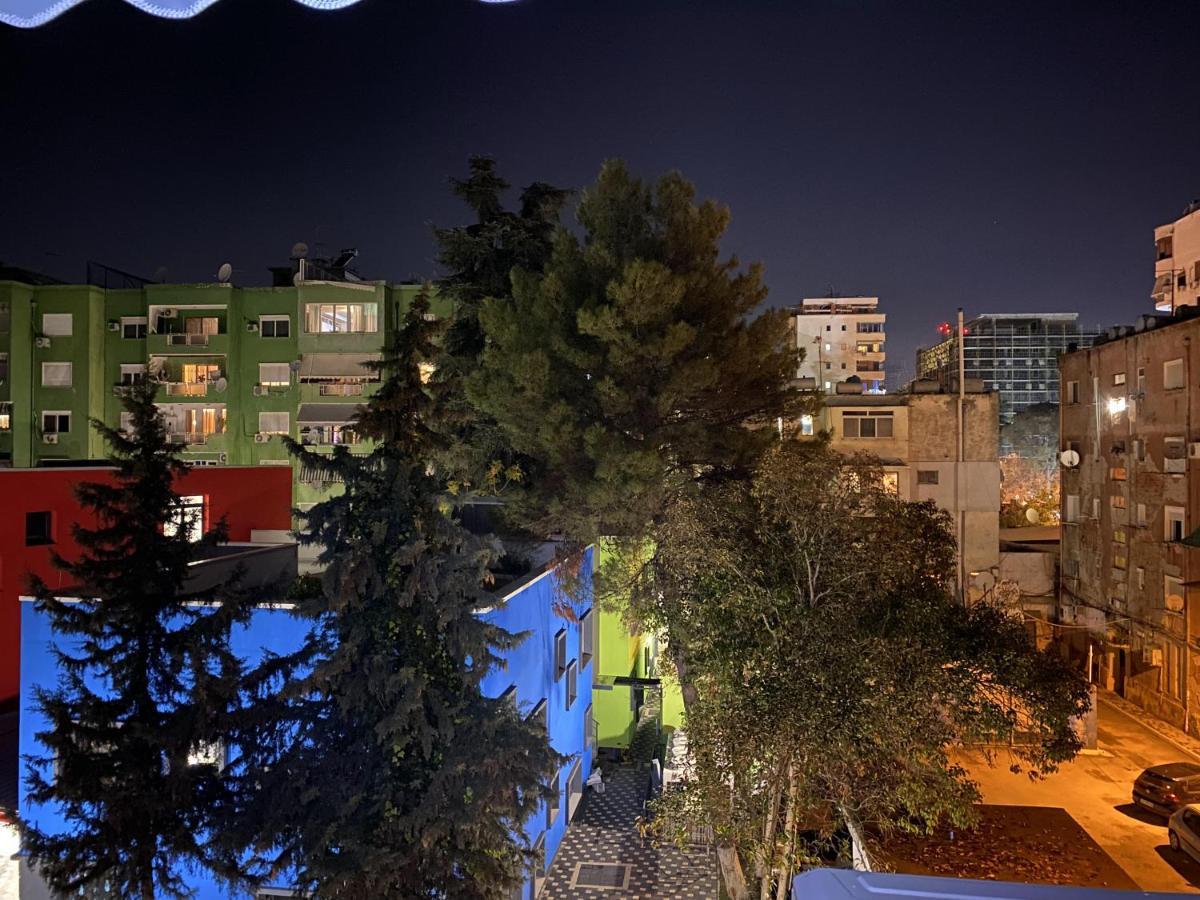 Komatas Modern Apartments In Bllok Area 티라나 외부 사진