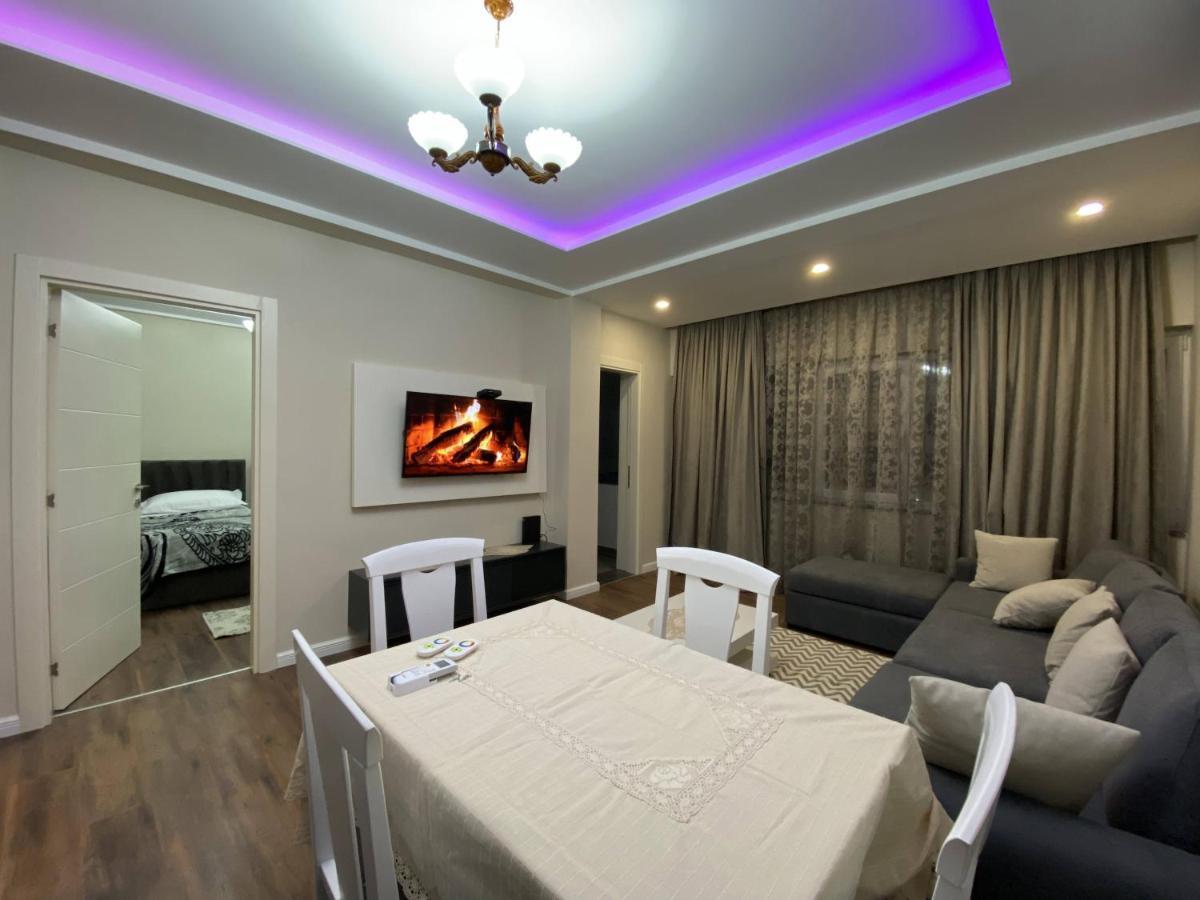 Komatas Modern Apartments In Bllok Area 티라나 외부 사진